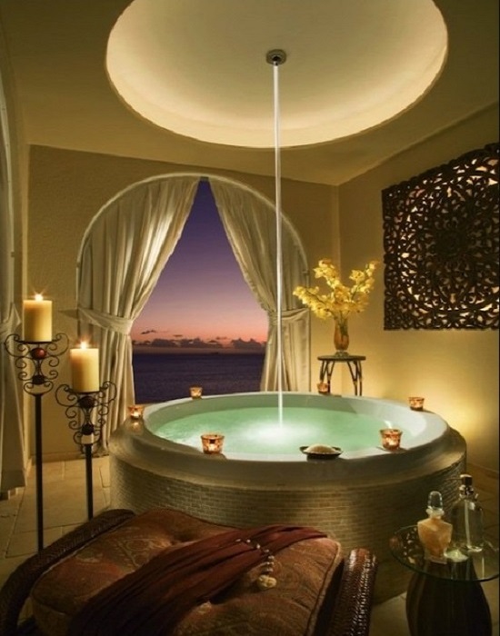Luxury bathtub design photo by homedecorbuzz