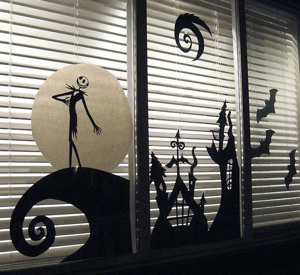 Halloween haunting window