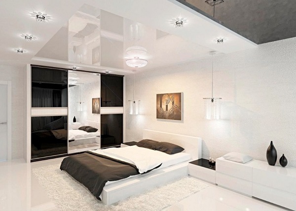 Luxurious white bedroom decor