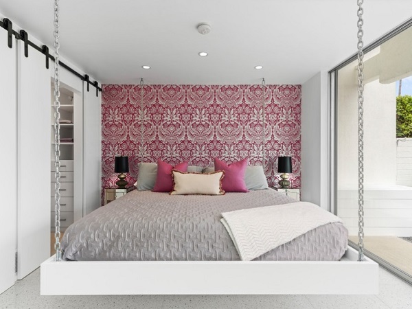 Stylish pink-white bedroom design by homedecorbuzz.com