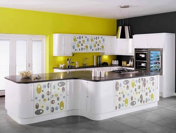 Beautiful yellow-white kitchen design