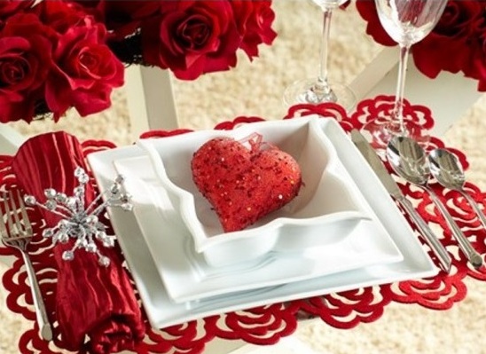 Charming table decor for 14 February valentines day