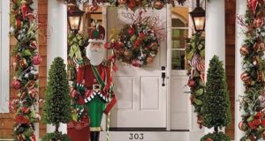 10 Most Beautiful Christmas Door Decoration Ideas for 2022