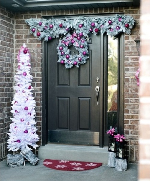 Snow Christmas door decoration photo by homedecorbuzz